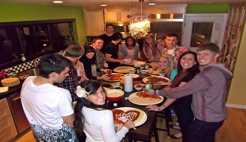 Neighborhood Eating Tours - Image 4